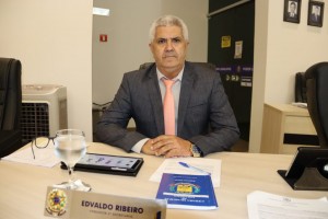 Edvaldo Ribeiro solicita placa de indicativa de acesso a Goianésia no trevo de Jaraguá