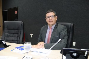 Paulo Henrique solicita reforma da posto de saúde Arturo Bermudez 