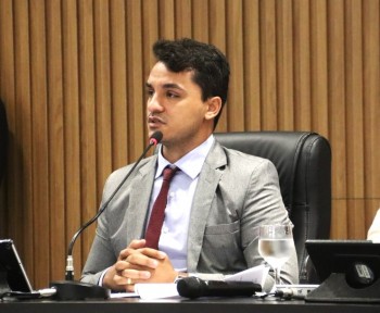 Hiago Matos solicita construção de creche no Residencial Jardim do Cerrado