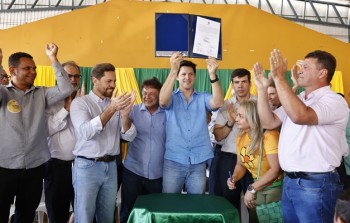 Daniel Vilela assina ordem de serviço para construção de ponte sobre o Rio das Almas na GO 338