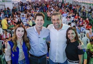 Daniel Vilela e Iara levam benefícios do Goiás Social a Goianésia